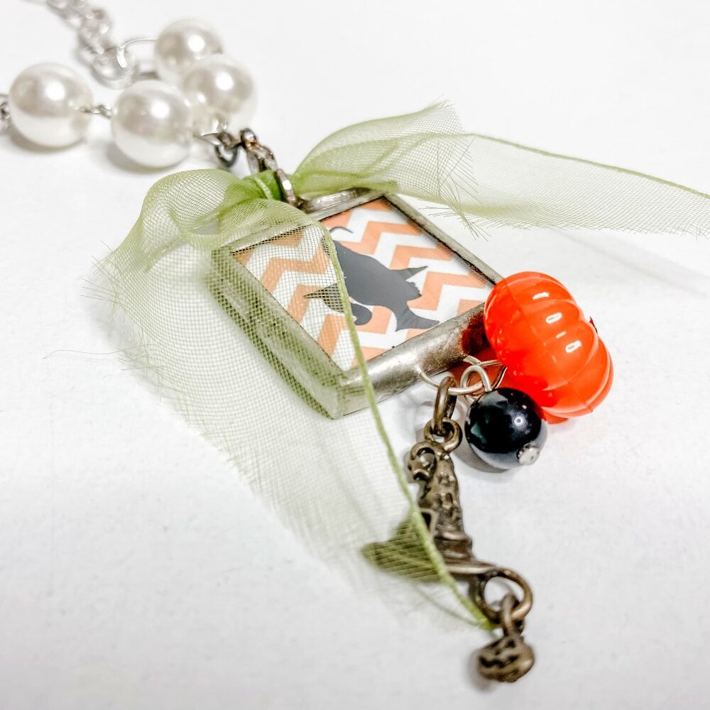 NWOT Plunder Design Little Miss Trick or Treat Witch Charm Necklace